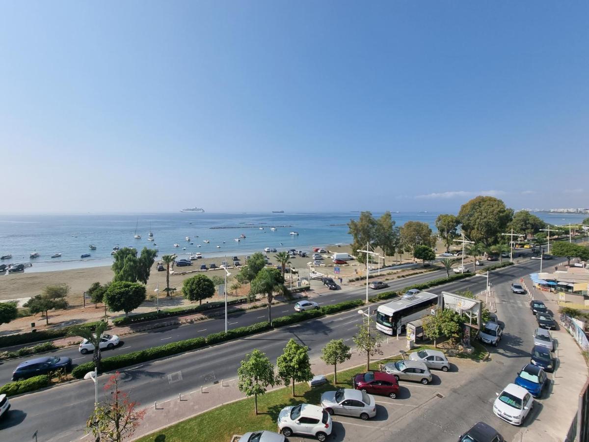 Super Modern Beachfront 1 Bedroom - Sleeps 4 Limassol Exterior foto